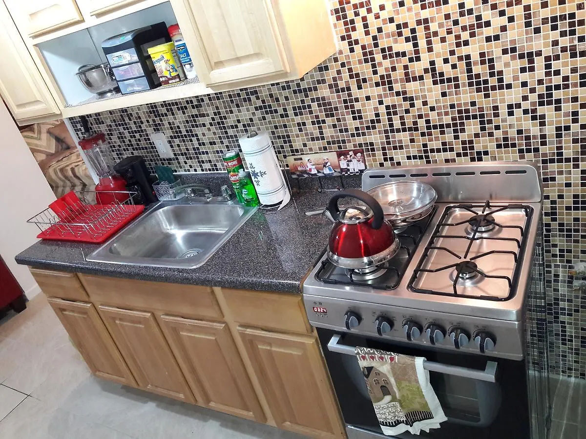 Studio, One And Two Bedroom Apartments - Bronx New York 0*,  États-Unis